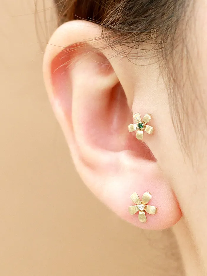 MinimalBijoux Earrings 14K Gold Flower Cartilage Earring 18G16G