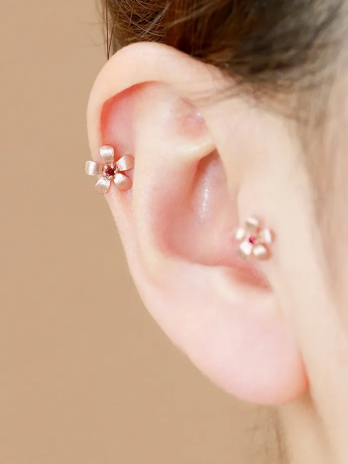 MinimalBijoux Earrings 14K Gold Flower Cartilage Earring 18G16G