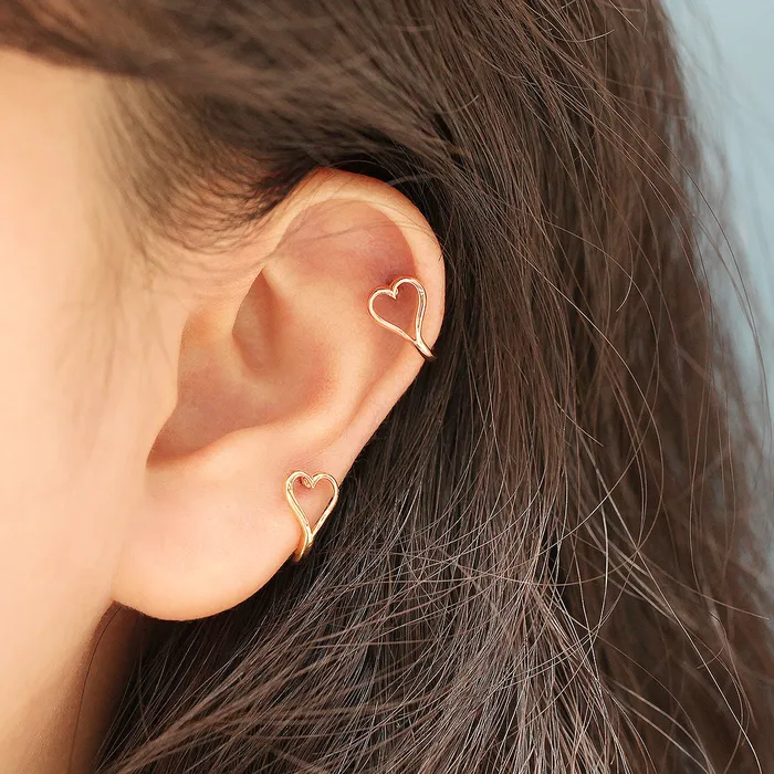 MinimalBijoux Earrings 14K Gold Heart Point Half Hoop Cartilage Earring 20G18G16G