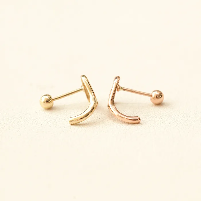 MinimalBijoux Earrings 14K Gold Heart Point Half Hoop Cartilage Earring 20G18G16G