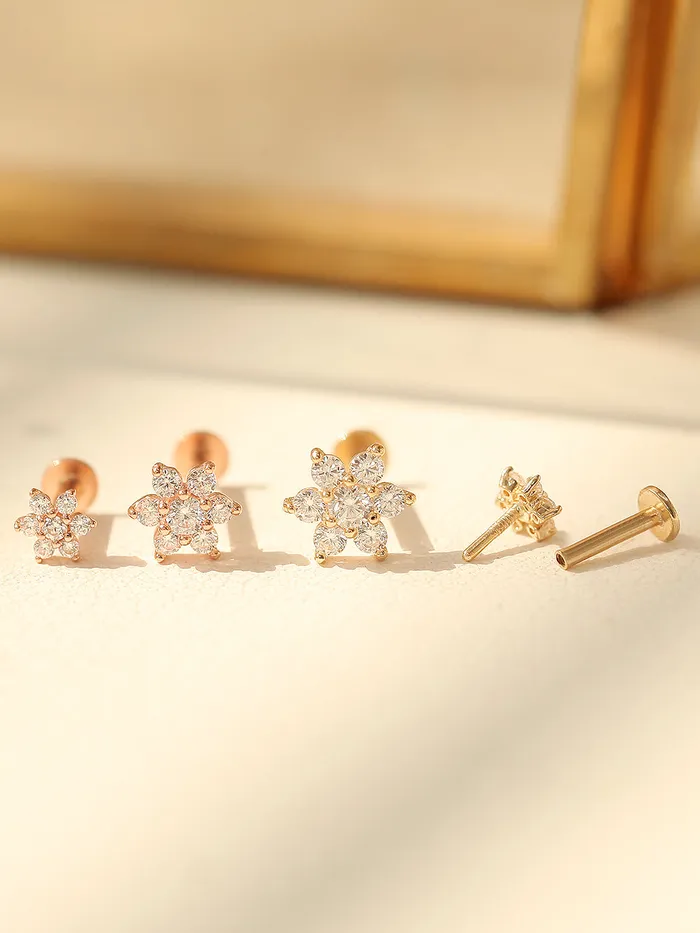 MinimalBijoux Earrings 14K gold Lovely Flower Internally Threaded Labret Piercing 18g16g