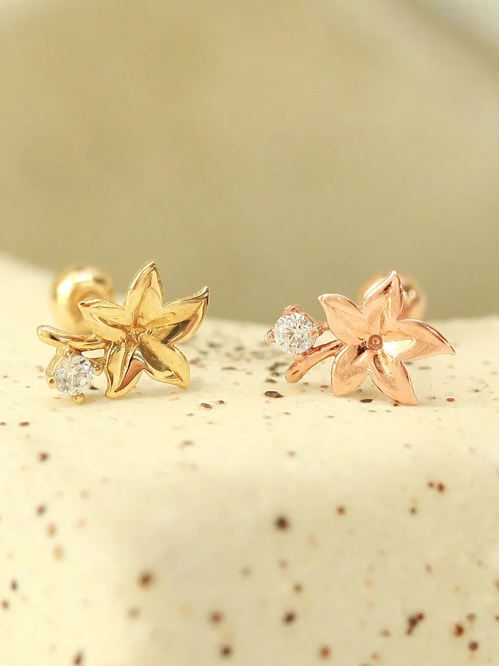MinimalBijoux Earrings 14K Gold Maple Mini Cubic Cartilage Piercing Earring 20G18G16G
