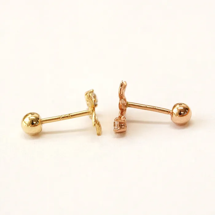 MinimalBijoux Earrings 14K Gold Maple Mini Cubic Cartilage Piercing Earring 20G18G16G