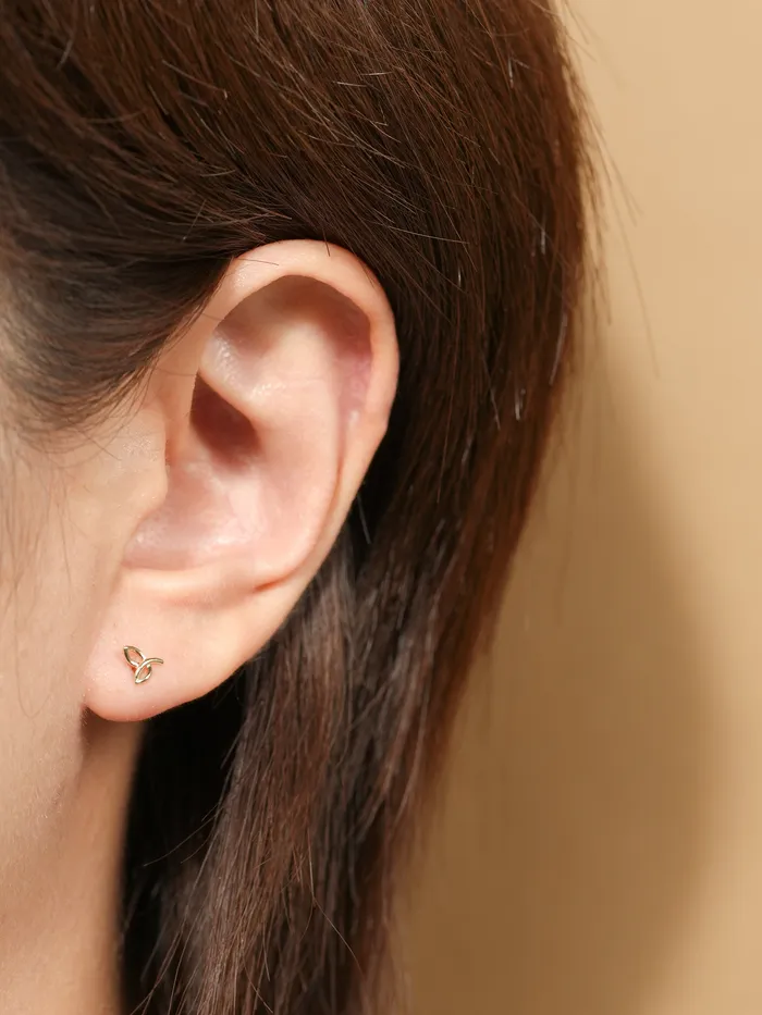 MinimalBijoux Earrings 14K Gold Pure Line Cartilage Earring 20G