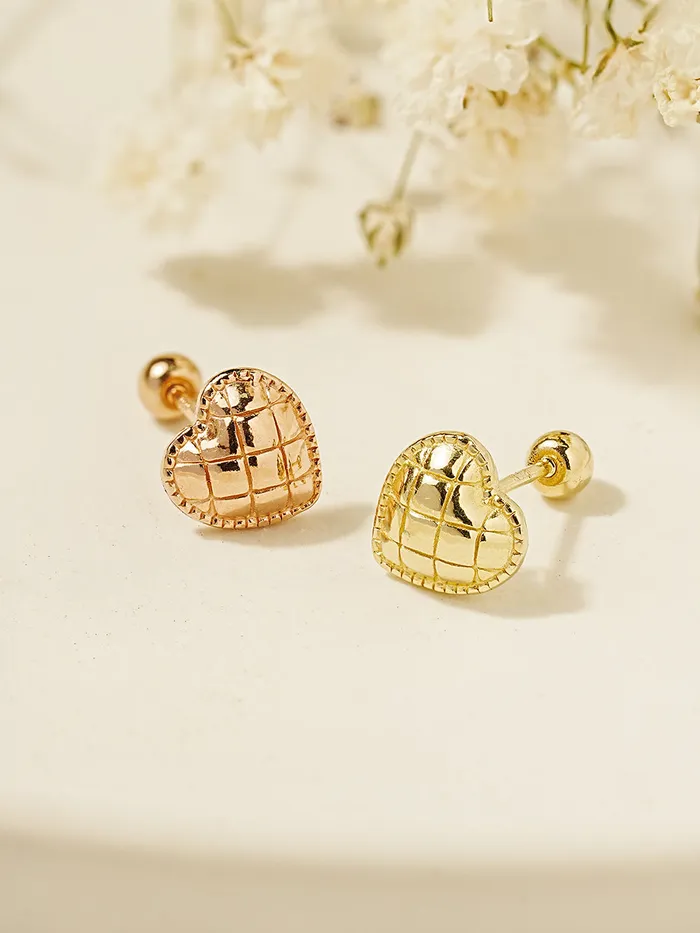 MinimalBijoux Earrings 14K Gold Quilting Heart Cartilage Earring 20G