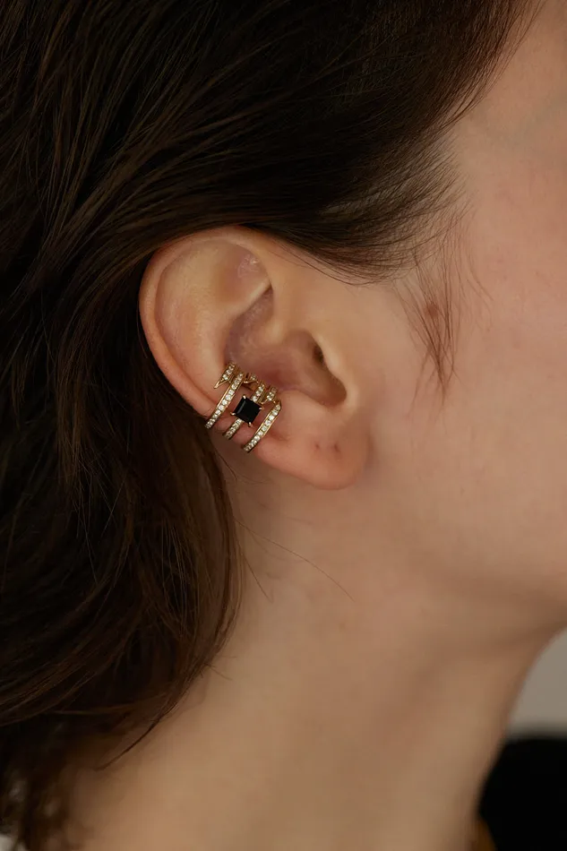 RIEFE Earrings Offset Ear CuffYG Black Onyx White Diaoptional
