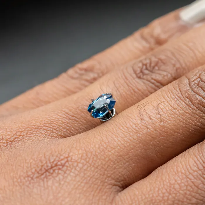 Rings 138CT EMERALD CUT MADAGASCAR SAPPHIRE OCEAN BLUE 671X551X412MM JEWELMINE GEMS