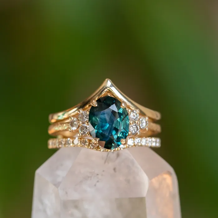 Rings Anueva Jewelry 263ct Oval Untreated Nigerian Sapphire and Diamond Cluster Ring in 14k Yellow Gold