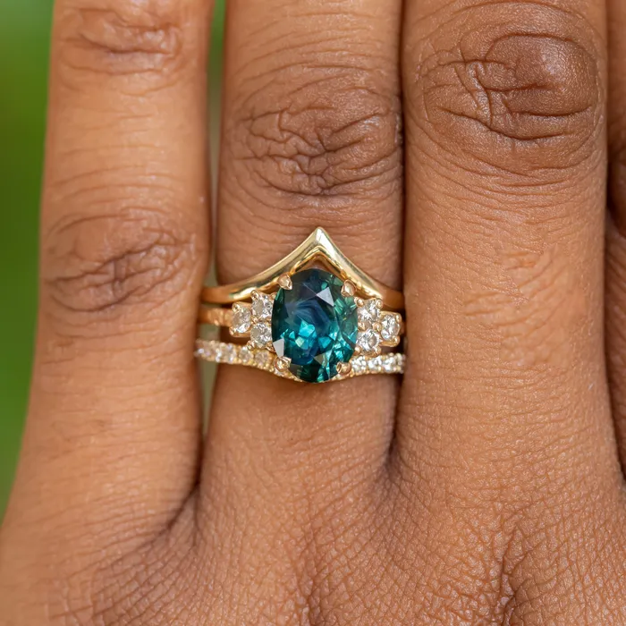 Rings Anueva Jewelry 263ct Oval Untreated Nigerian Sapphire and Diamond Cluster Ring in 14k Yellow Gold
