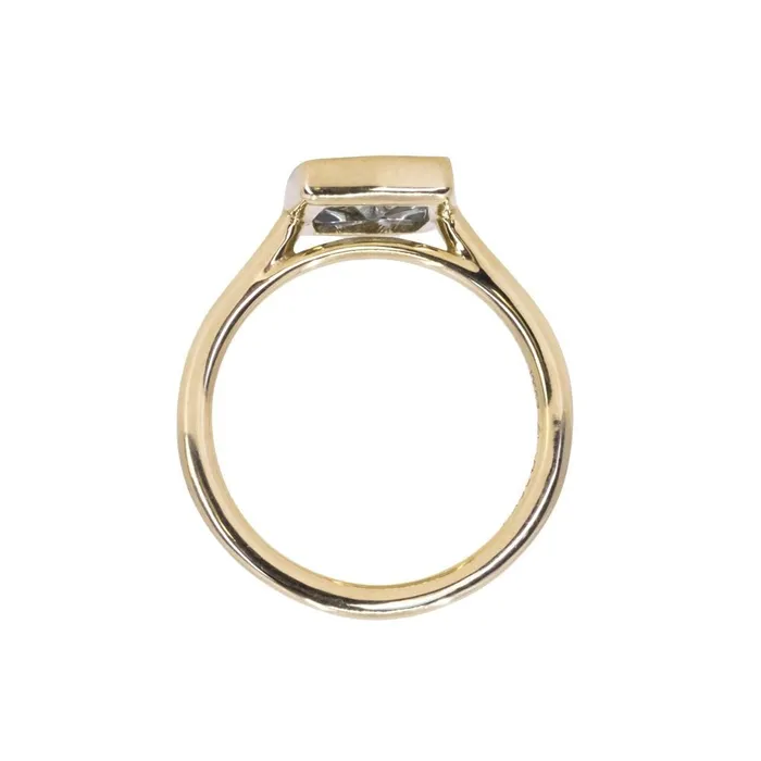 Rob Coggins Rings 259ct Fantasy Cut Untreated Montana Sapphire Contemporary Bezel Set Ring in 18k Yellow